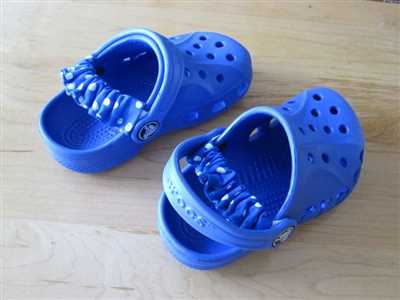 Stretch Crocs with boiling water 